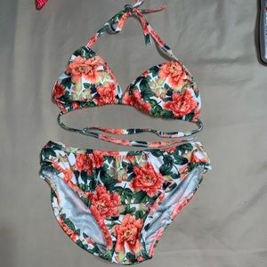 Floral  triangle bikini with adjustable straps